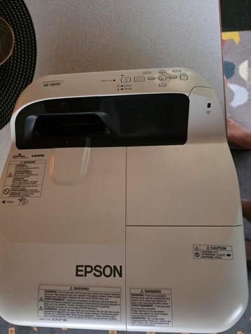 Epson eb-585w short angle beamer beschikbaar voor biedingen