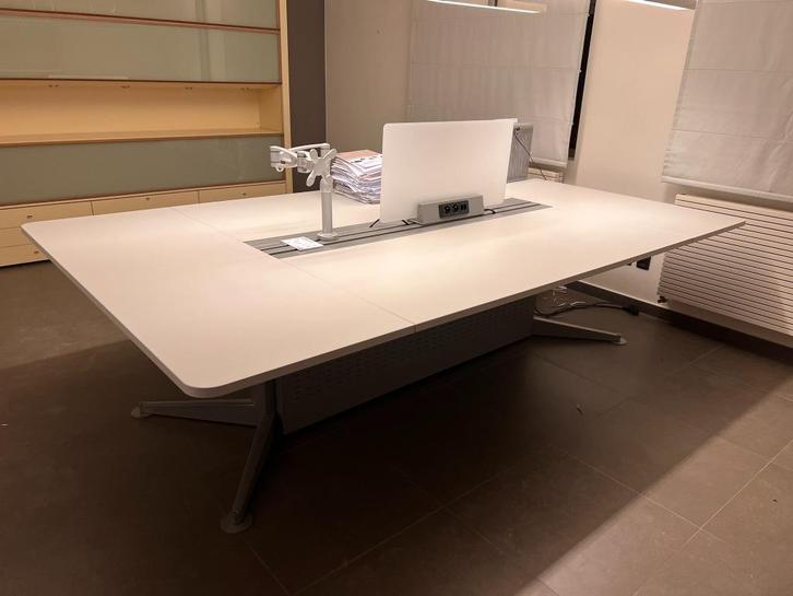 Grote professionele bureautafel 2/3 werkplekken & monitorarm, Huis en Inrichting, Bureaus, Zo goed als nieuw, Bureau, Ophalen