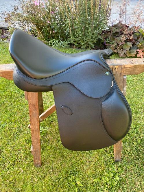 Prachtig Arena 16 inch zadel, Dieren en Toebehoren, Paarden en Pony's | Zadels, Zo goed als nieuw, Ophalen