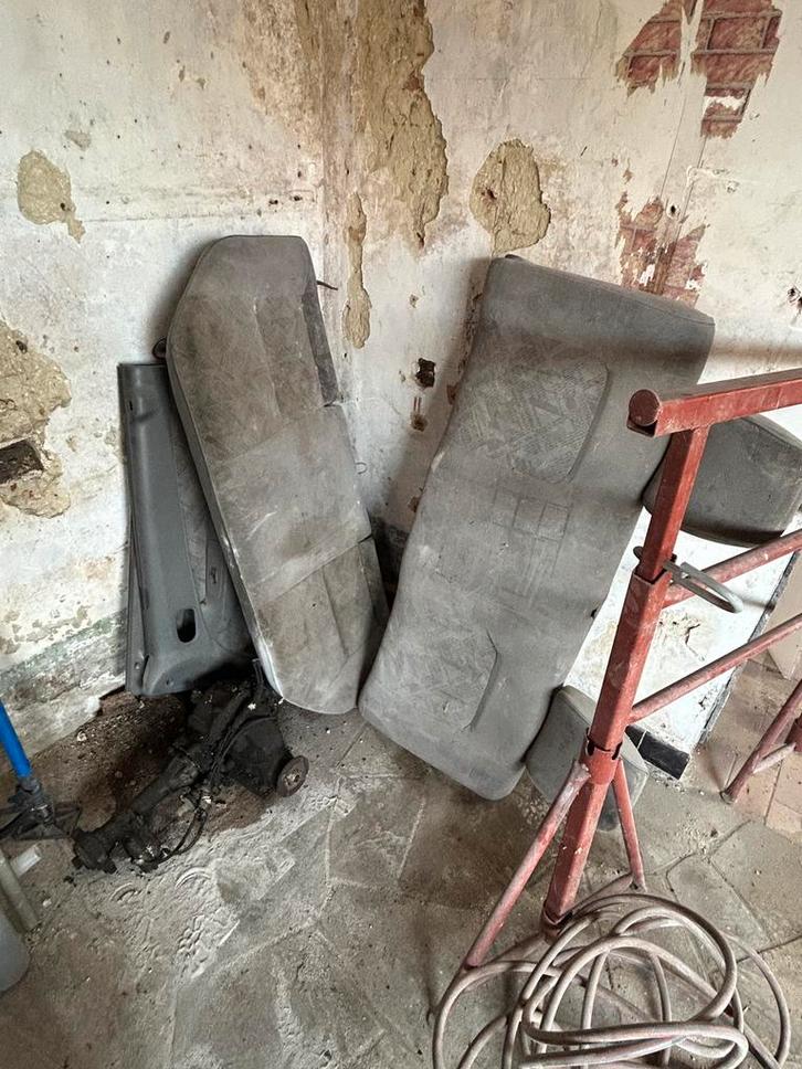 A donner: pieces mazda b2500 4x4, Auto-onderdelen, Interieur en Bekleding, Mazda, Gebruikt, Ophalen of Verzenden