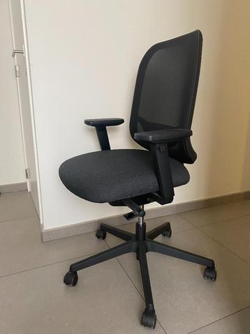 bureaustoel beschikbaar voor biedingen