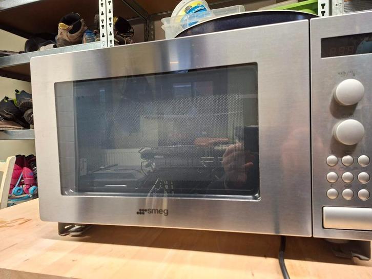 Smeg Microgolfoven, Elektronische apparatuur, Microgolfovens, Zo goed als nieuw, Inbouw, Microgolfoven, 45 tot 60 cm, Oven, Draaiplateau