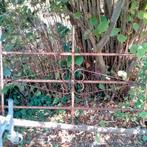Oud smeedijzeren tuinornament, Ophalen, Gebruikt