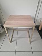 table d appoint doré, Enlèvement