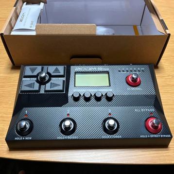 ZOOM B2 Four Multieffect voor bass. in perf staat beschikbaar voor biedingen