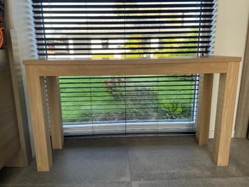 Tafel dressoir beschikbaar voor biedingen
