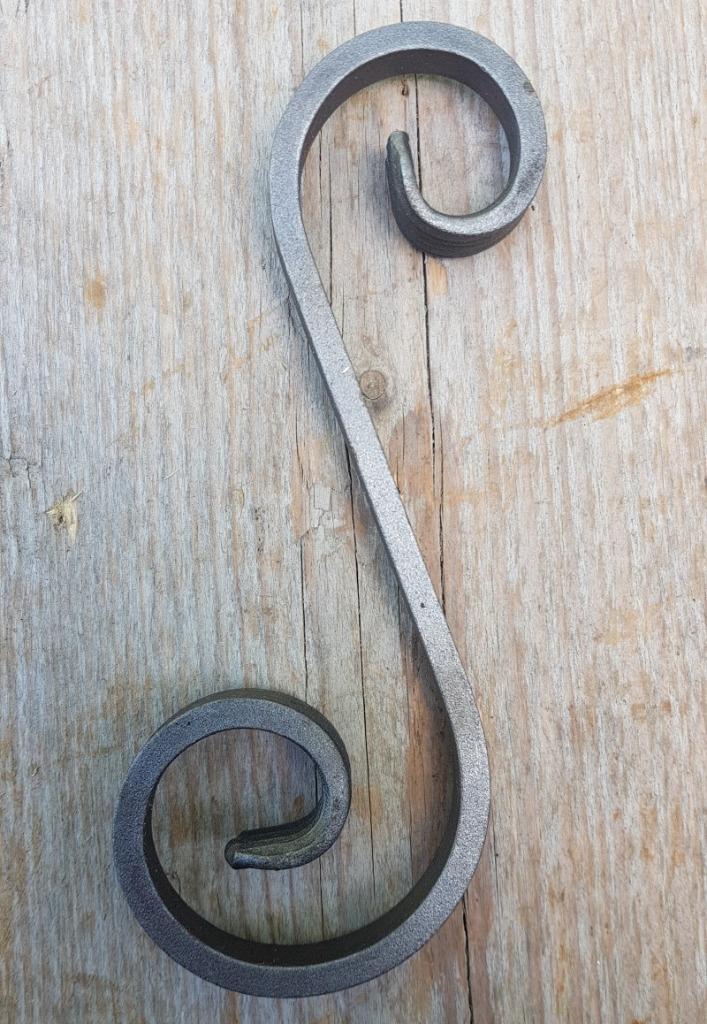 Diverse krullen en haken van smeedijzer poort hekwerk deur, Antiek en Kunst, Curiosa en Brocante, Ophalen of Verzenden