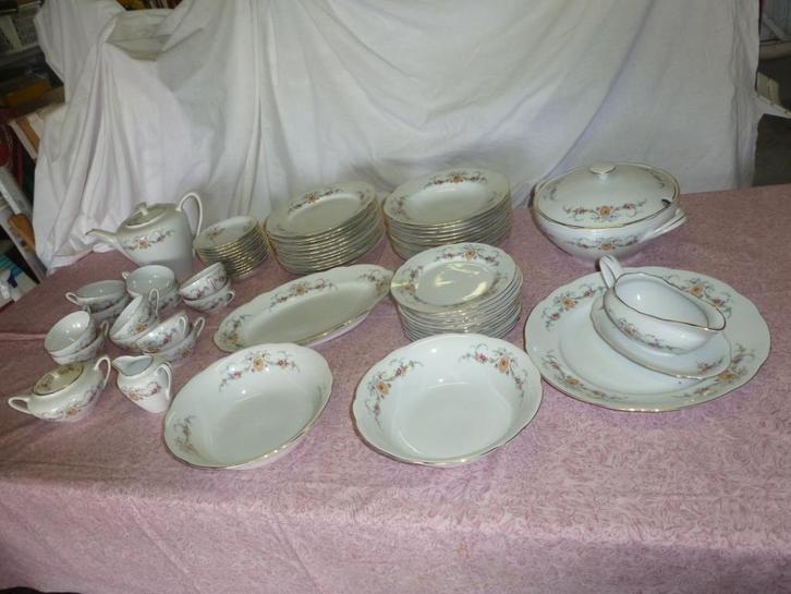 beau service à diner et café en porcelaine (12 pers.) 69 pcs, Antiek en Kunst, Antiek | Servies compleet, Ophalen