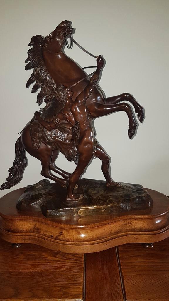 Antieke bronzen groot beeld met hoogwaardige plaquette., Antiek en Kunst, Kunst | Beelden en Houtsnijwerken, Ophalen