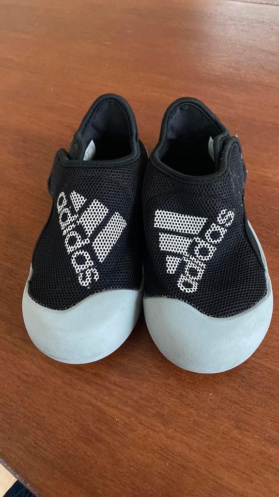 Sandale aquatique Adidas T30, Kinderen en Baby's, Babykleding | Schoentjes en Sokjes, Gebruikt, Jongetje of Meisje, Overige typen