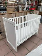 Wit babybedje met matras, Kinderen en Baby's, Babywiegjes en Ledikanten, Ophalen, Zo goed als nieuw, Ledikant