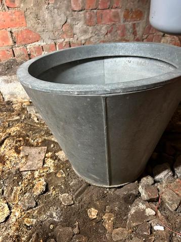 bloempot beschikbaar voor biedingen