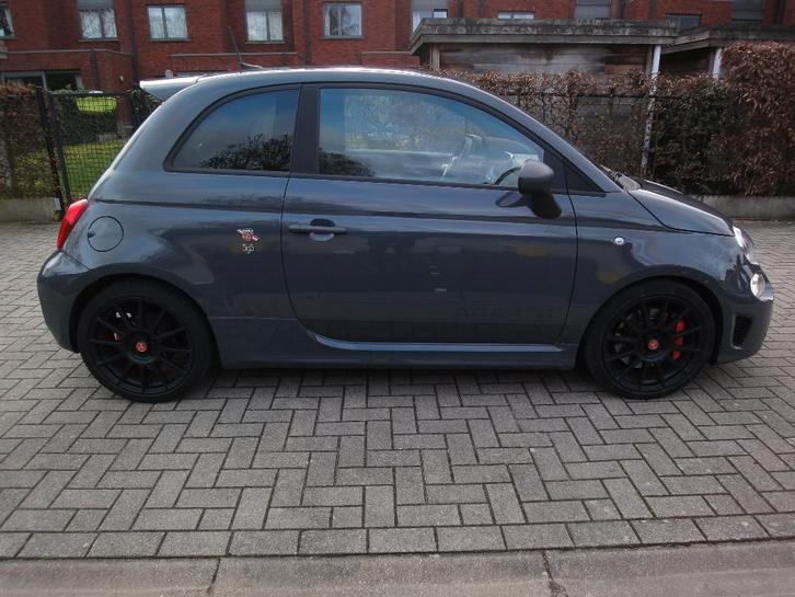 Compétition Abarth 595, Autos, Abarth, Particulier, ABS, Airbags, Air conditionné, Bluetooth, Ordinateur de bord, Verrouillage central