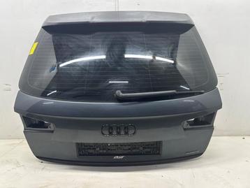 Achterklep van een Audi A6 (LZ7S) beschikbaar voor biedingen