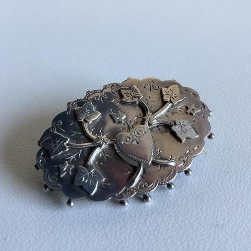 Antieke victoriaanse sterling zilveren sweethearbroche, Handtassen en Accessoires, Antieke sieraden, Broche, Zilver, Ophalen of Verzenden