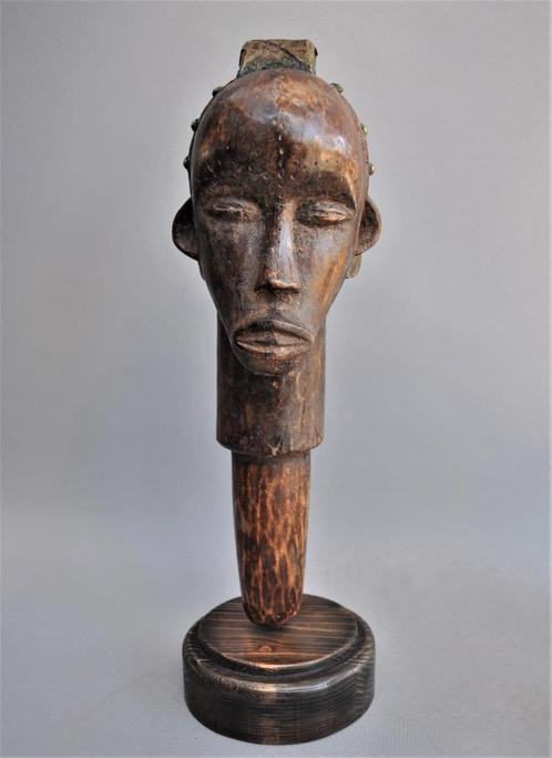 Reliquaire en forme de croc, Gabon, vers 1980, Antiquités & Art, Art | Sculptures & Bois, Envoi