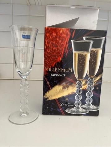  wijn/champagne-glazen  Millennium - 56 stuks beschikbaar voor biedingen