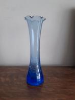 Vintage blauw craquelé vaasje : hoogte 15 cm, Glas, Blauw, Ophalen of Verzenden, Zo goed als nieuw