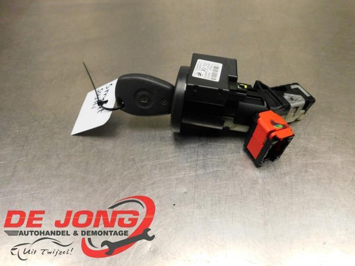 Kontaktslot + Sleutel van een Smart Forfour, Auto-onderdelen, Overige Auto-onderdelen, Smart, Gebruikt, 3 maanden garantie, Ophalen of Verzenden