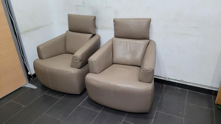Twee draaibare fauteuils van Tousalon in rundleer Fauteuil a, Huis en Inrichting, Fauteuils, Zo goed als nieuw, Ophalen of Verzenden