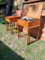 2 vintage school lessenaars., Ophalen
