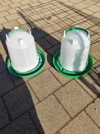 Water of voederbak voor kippen, Ophalen