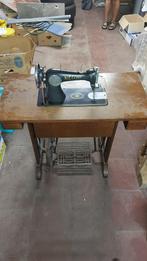 vintage naaimachine Necchi, Antiek en Kunst, Ophalen