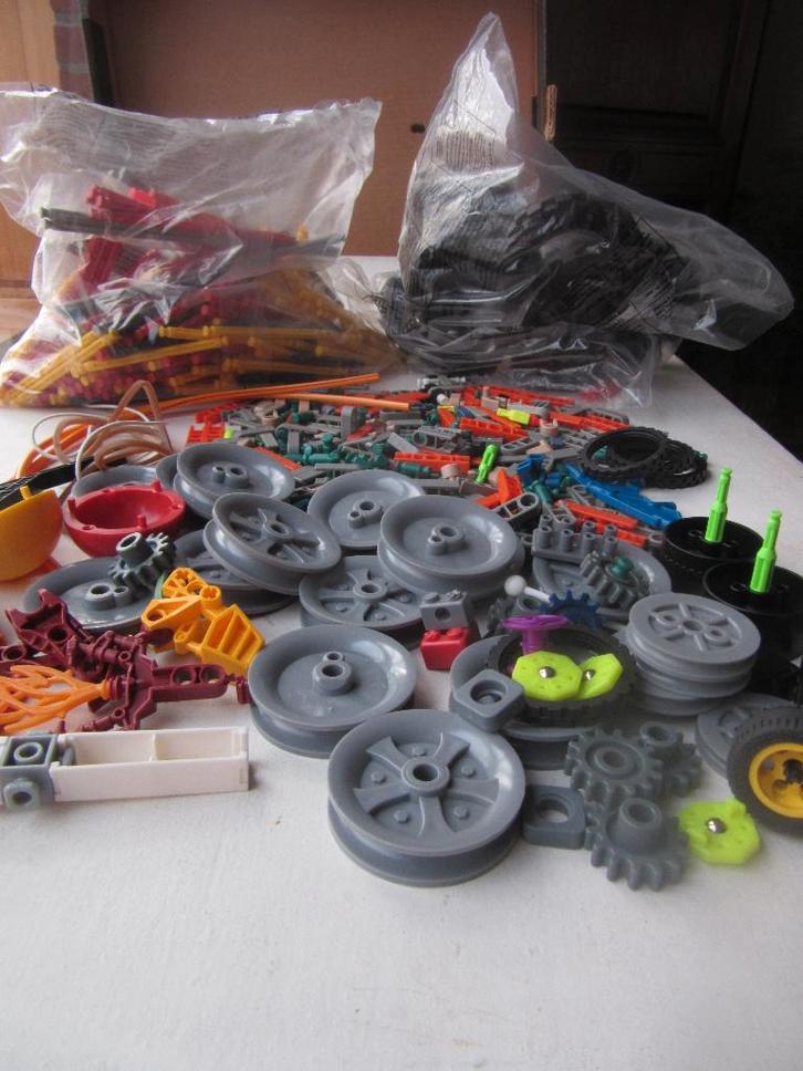 Valise K'nex avec 22 pièces différentes à assembler, Enfants & Bébés, Jouets | Blocs de construction, Neuf, K'nex, Enlèvement ou Envoi