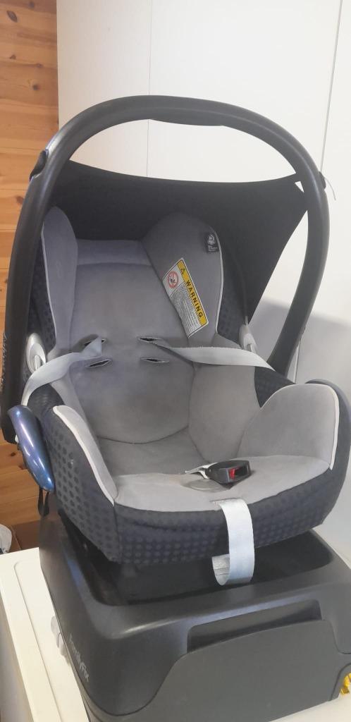 Maxi cosi met easy fix base, Kinderen en Baby's, Autostoeltjes, Gebruikt, Maxi-Cosi, 0 t/m 10 kg, Isofix, Ophalen