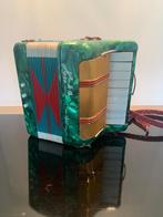 Vintage accordeon van het merk Hero, Ophalen, Gebruikt, Met riemen