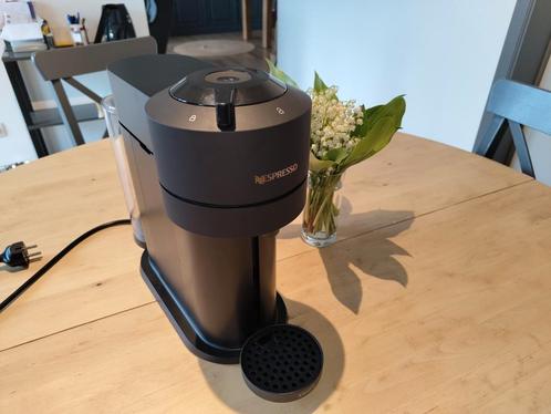 Nespresso next Vertou koffiezetapparaat valt nog onder de ga, Elektronische apparatuur, Koffiezetapparaten, Gebruikt, Koffiepads en cups