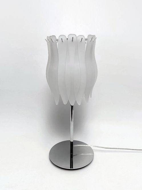 tafellamp Massive glazen lamellen lamp, Huis en Inrichting, Lampen | Tafellampen, Gebruikt, 50 tot 75 cm, Glas, Metaal, Ophalen of Verzenden
