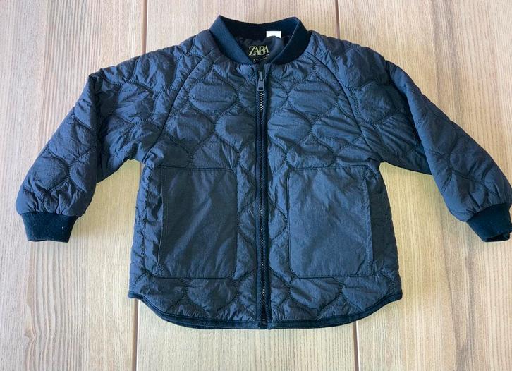 Gewatteerde tussen seizoen jas. Maat 110. Merk Zara., Kinderen en Baby's, Kinderkleding | Maat 110, Zo goed als nieuw, Jongen of Meisje