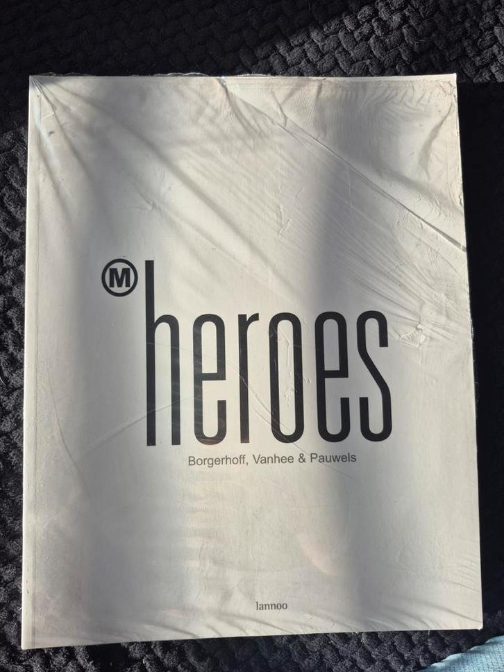 Livre Heroes (Borgerhoff, Vanhee & Pauwels) (scellé), Livres, Art & Culture | Arts plastiques, Enlèvement ou Envoi
