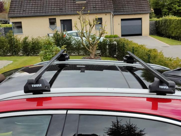 Location barre de toit thule KIA X-CEED ET CEED WAGON, Autos : Divers, Porte-bagages, Utilisé, Enlèvement