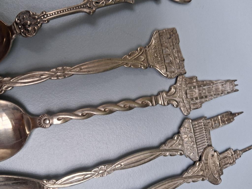 Verzilverde lepeltjes 4 Belgische steden, Antiquités & Art, Antiquités | Couverts, Enlèvement