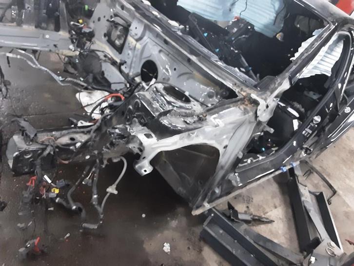 BINNENSPATSCHERM LINKS VOOR BMW 1 serie (F40) (01-2019/-), Auto-onderdelen, Carrosserie, Spatbord, BMW, Voor, Links, Gebruikt