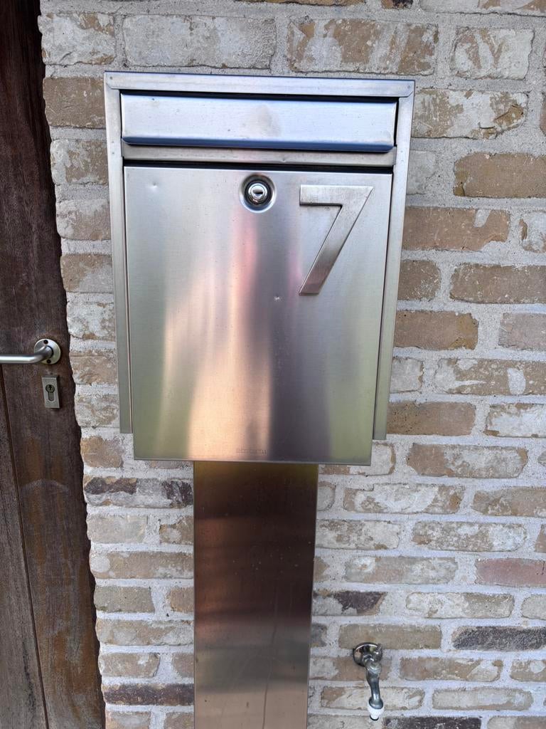 Boîte aux lettres en acier inoxydable avec poteau, Enlèvement, Comme neuf, Inox