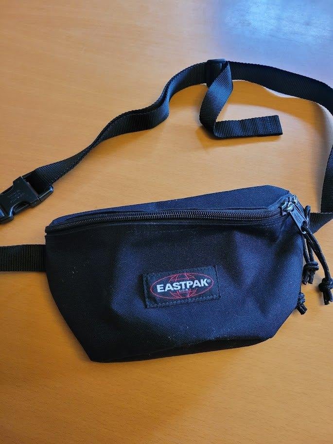 eastpak heuptas cross body, Ophalen of Verzenden, Zo goed als nieuw, Zwart, Overige merken