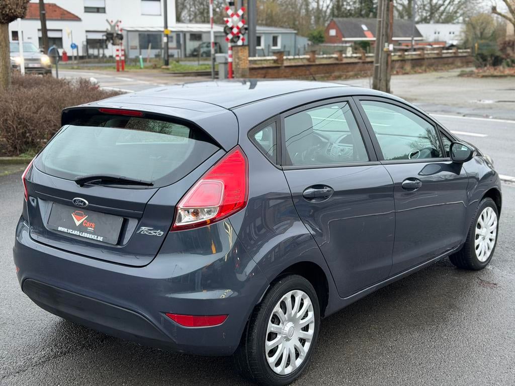 Ford fiesta benzine airco PERFECTE STAAT+ keuring en gar., Auto's, Euro 5, Bedrijf, Radio, Te koop