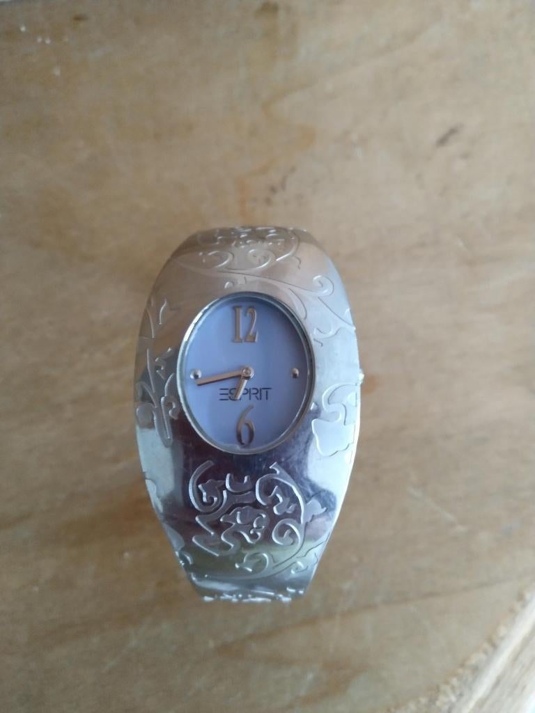 Montre-bracelet ESPRIT, Bijoux, Sacs & Beauté, Montres | Femmes, Montre-bracelet, Enlèvement ou Envoi, Esprit, Acier