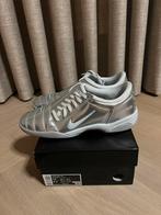 Sneakers Nike T90 argentées - taille 42, Envoi, Comme neuf, Baskets