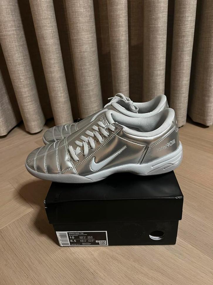 Sneakers Nike T90 argentées - taille 42, Vêtements | Hommes, Chaussures, Comme neuf, Baskets, Envoi