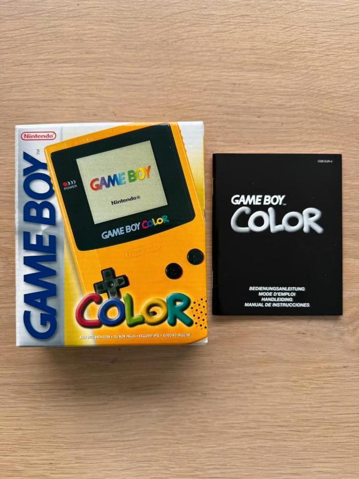 Nintendo - Gameboy Color  BEE YELLOW In originele verpakking, Games en Spelcomputers, Spelcomputers | Nintendo Game Boy, Gebruikt