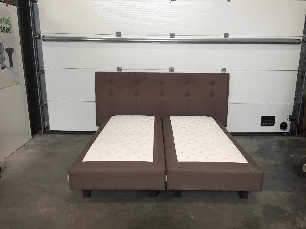 (80) Boxspring bed 180x200 met hoofdeinde voor aan muur, Huis en Inrichting, Slaapkamer | Boxsprings, Zo goed als nieuw, 90 cm