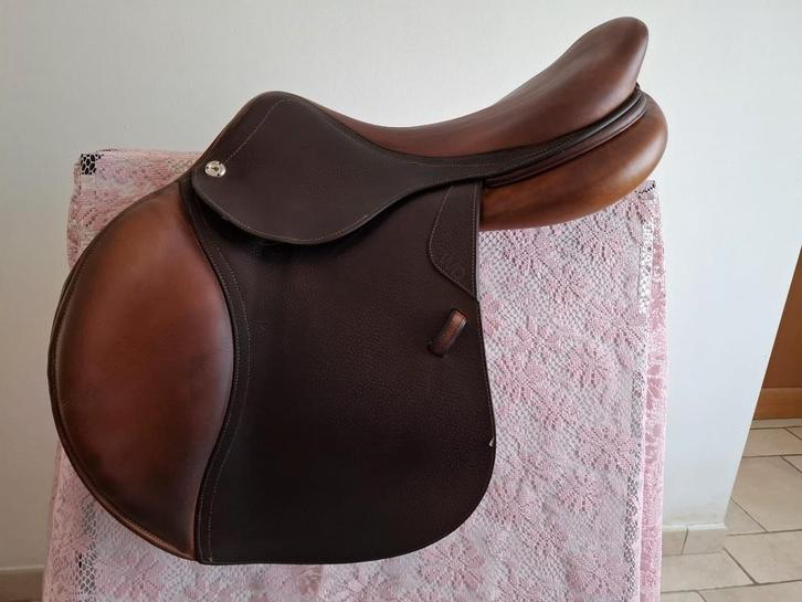 CWD Optim springzadel 17,5 inch, Dieren en Toebehoren, Paarden en Pony's | Zadels, Zo goed als nieuw, Springen, Ophalen