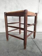 Vintage houten kruk stool tabouret rieten zitting, Huis en Inrichting, Ophalen of Verzenden, Gebruikt