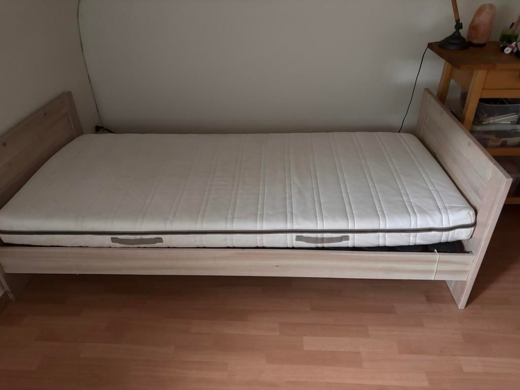 Bed 90 x 200, Kinderen en Baby's, Kinderkamer | Bedden, Ophalen