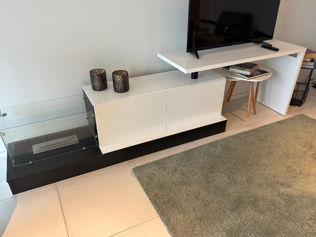 Meuble TV avec cheminée au bioéthanol, Enlèvement, Comme neuf