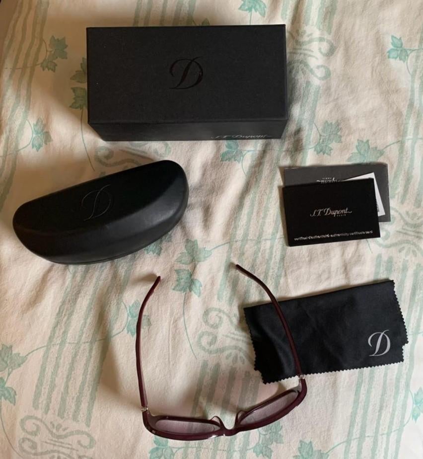 Dupont bordeauxrode dameszonnebril in doos, Gebruikt, Zonnebril, Rood, Ophalen